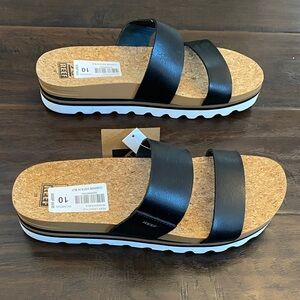 Reef Lifestyle black and brown sandals women’s size 8, 10